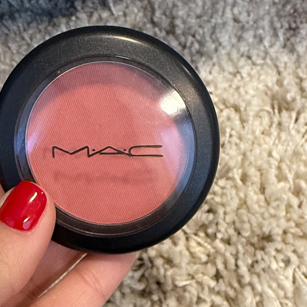 MAC Cosmetics fleur power satin powder blush